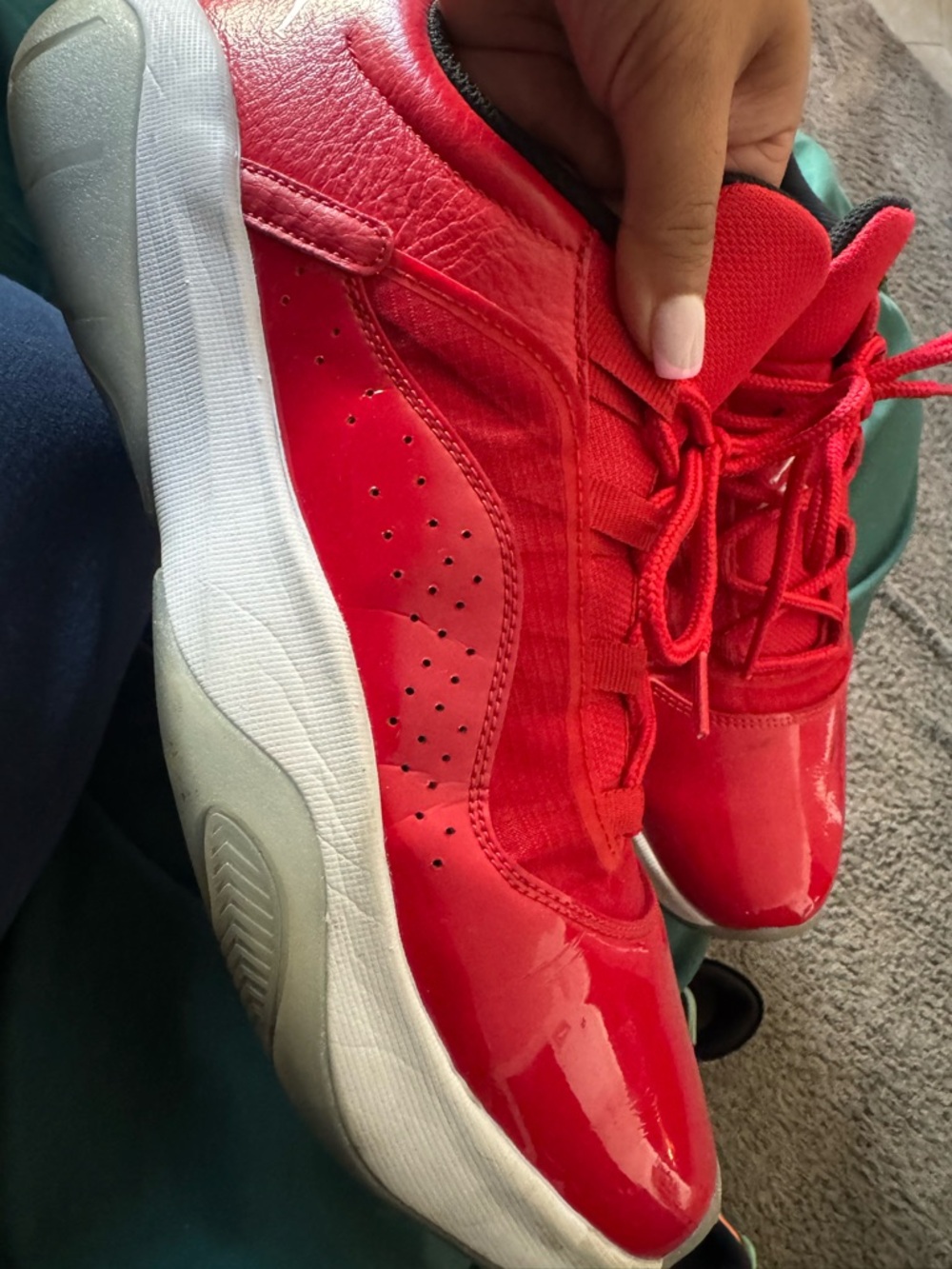 Red Jordan’s men’s - Picture 4 of 8